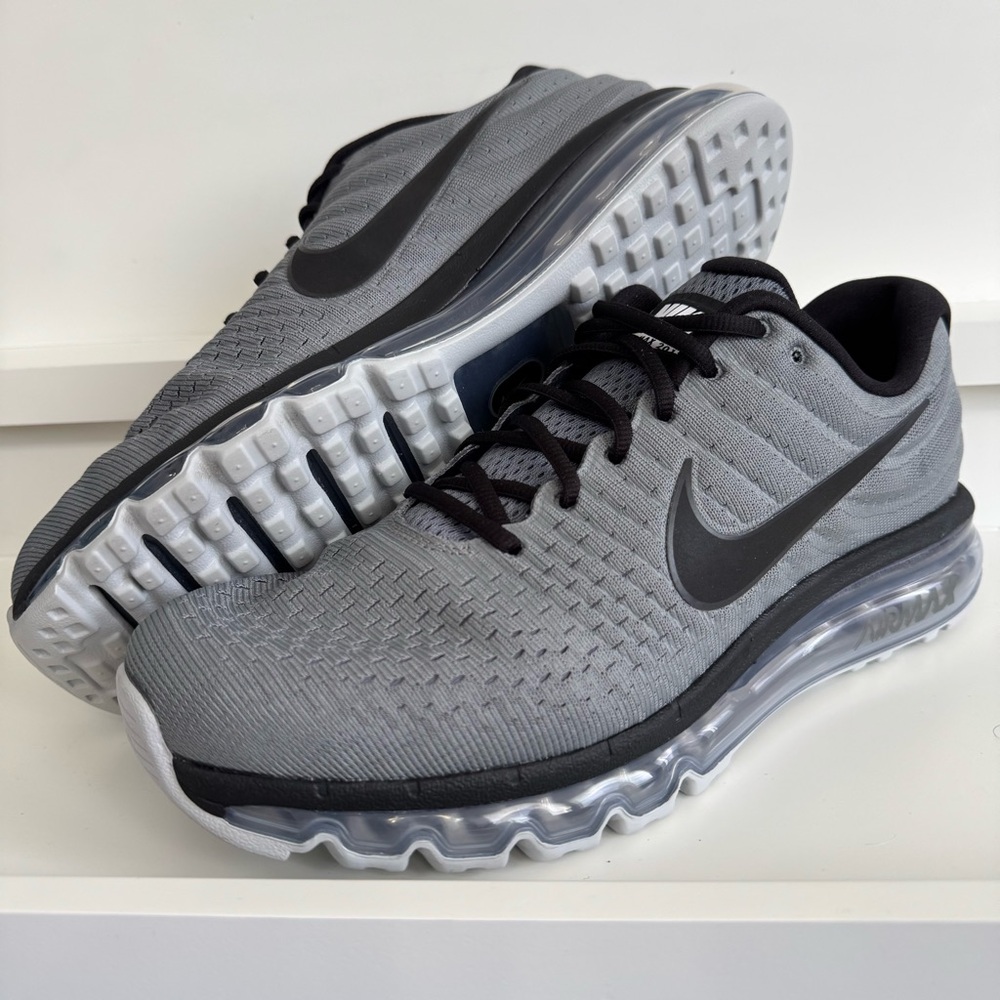 Nike Air Max 2017 Wolf Grey 849559-011 Men’s Size 11.5
Like New Condition